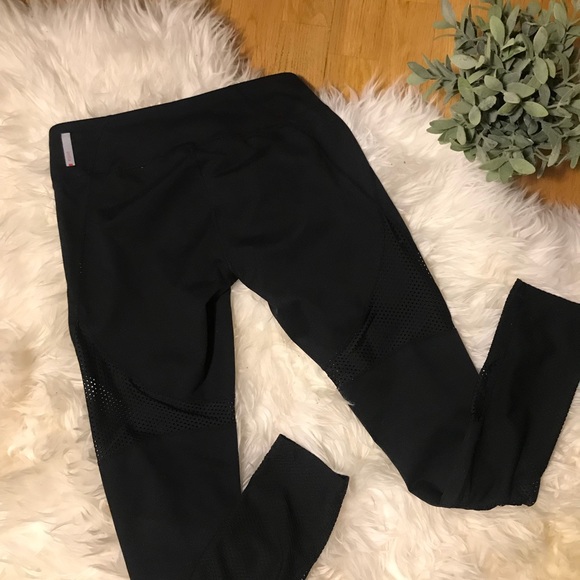 Zella Cut Out Mesh Legging- Live in Out of Bounds - Picture 6 of 6